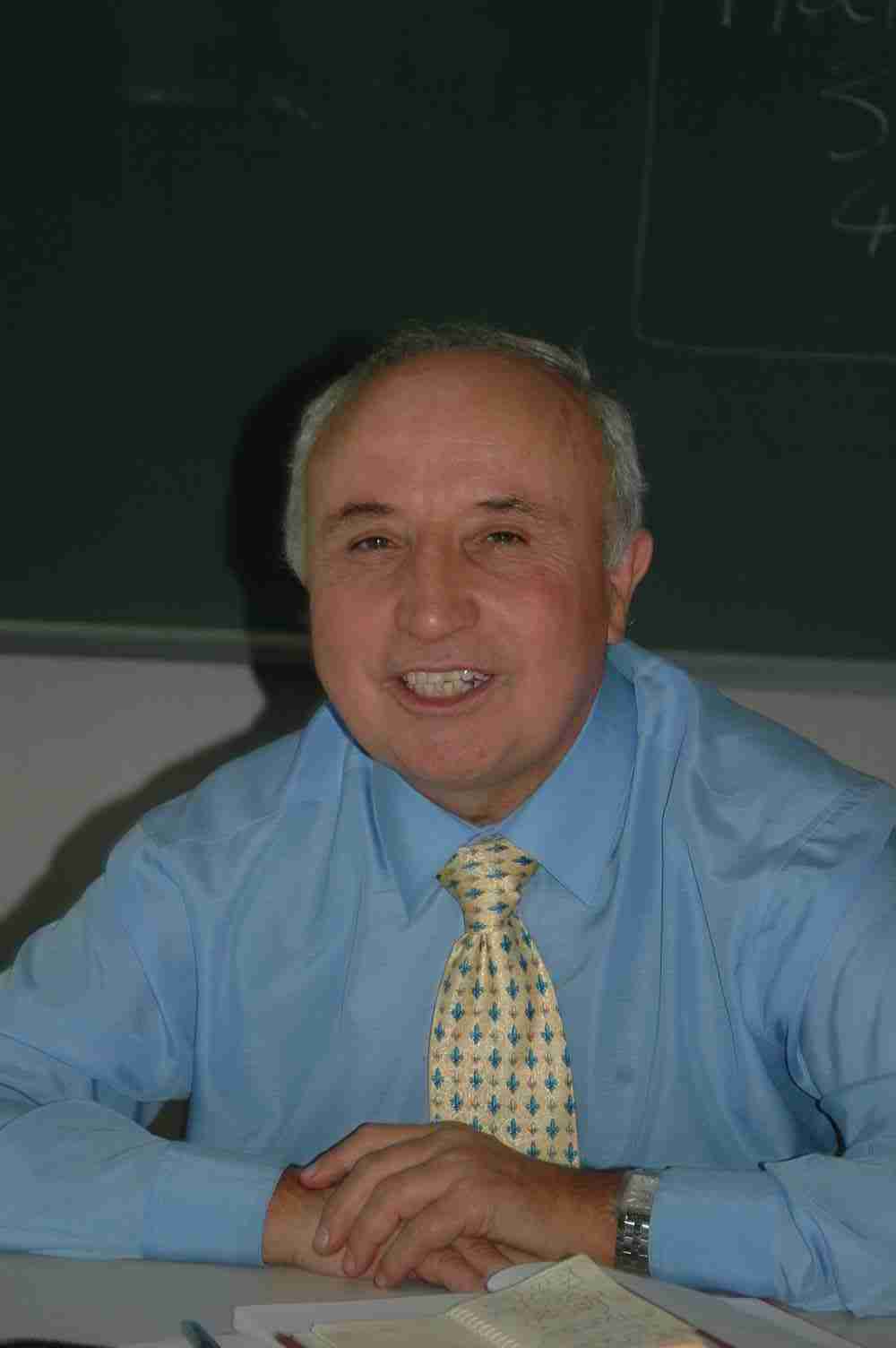 Prof. L. Vzquez